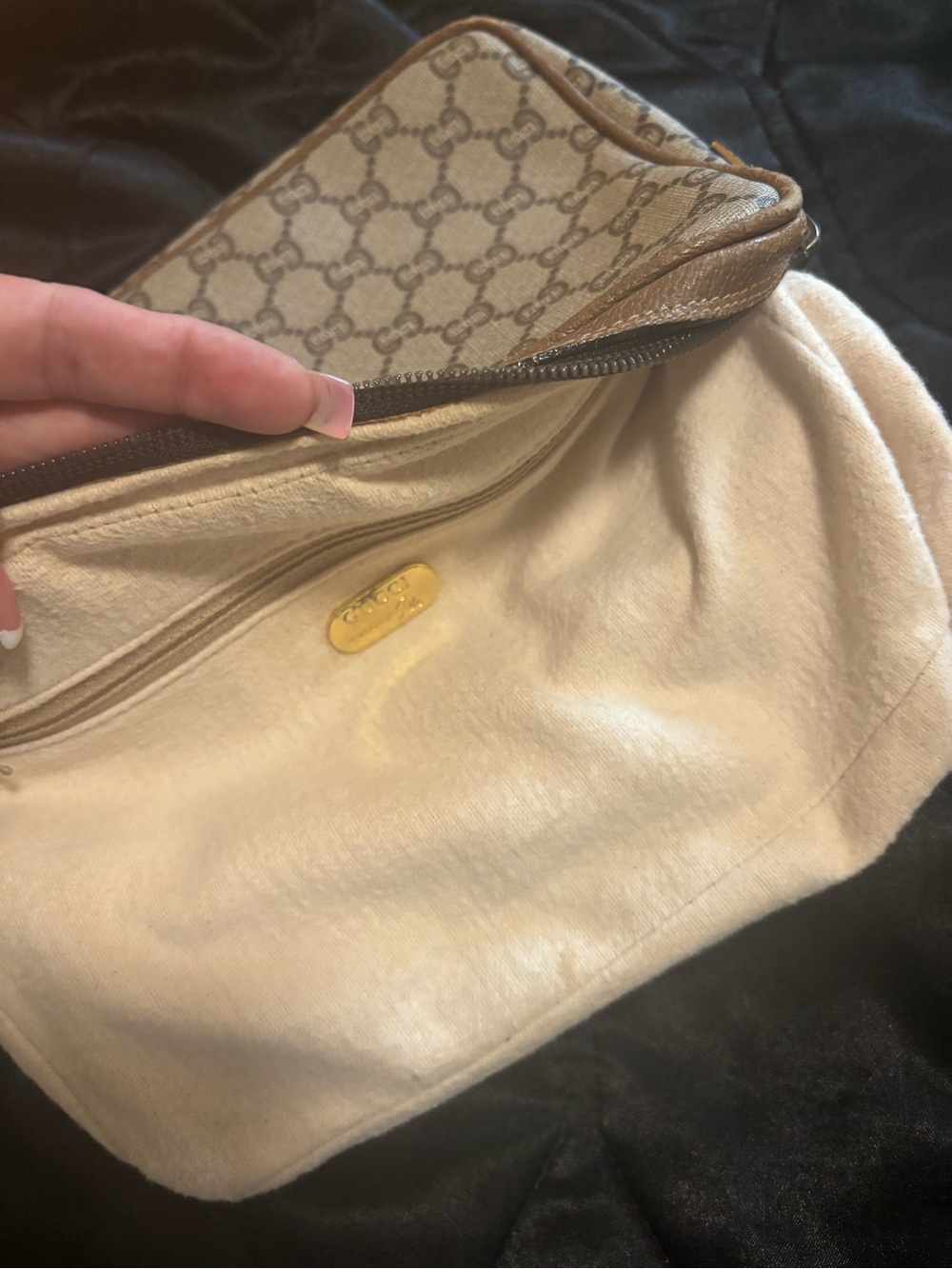 Pre-Loved Gucci Cosmetic Pouch - Picture 4 of 12